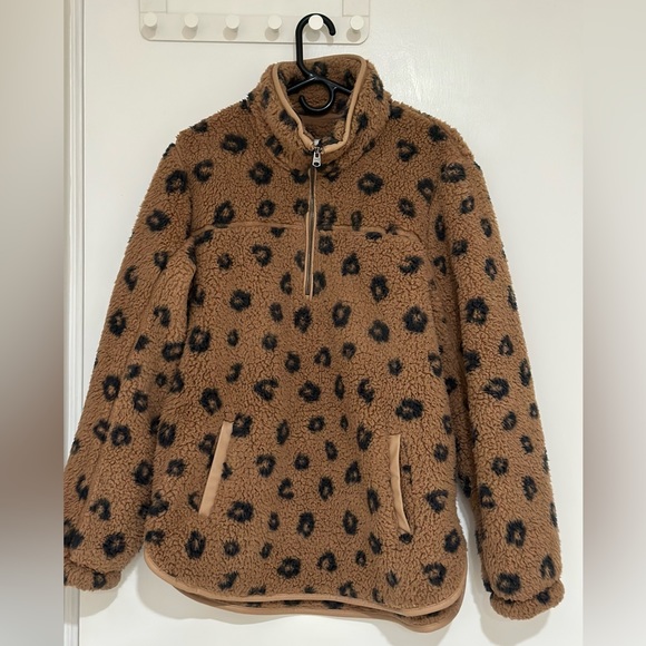 Abercrombie and Fitch Sherpa Sweater - Picture 1 of 6